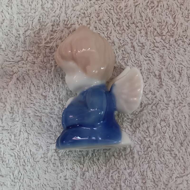 Angel Praying Miniature