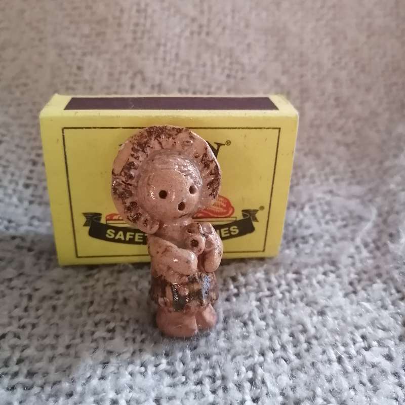 Ceramic Rustic Girl with Flower (Miniature, suitable for Printer's Tray)