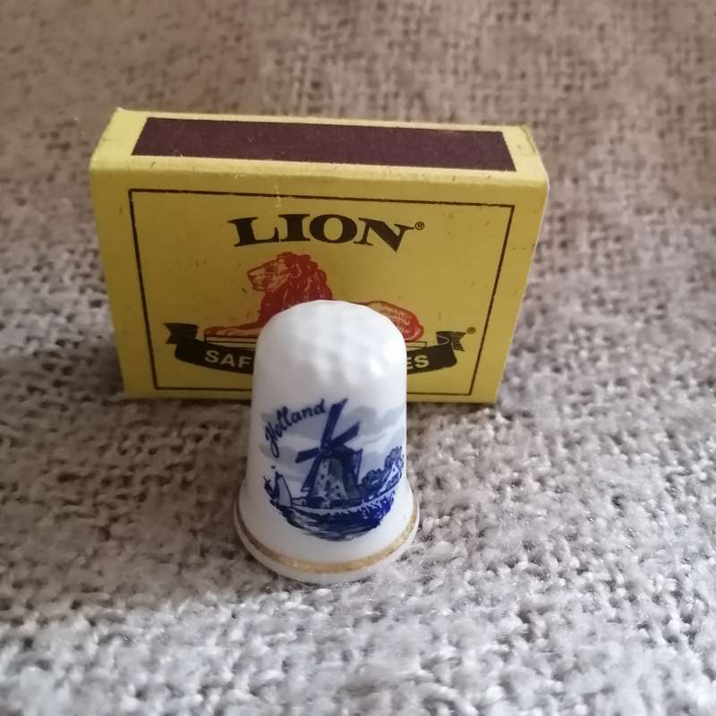 Thimble Holland 'Delft'-like (suitable for Printer's Tray)