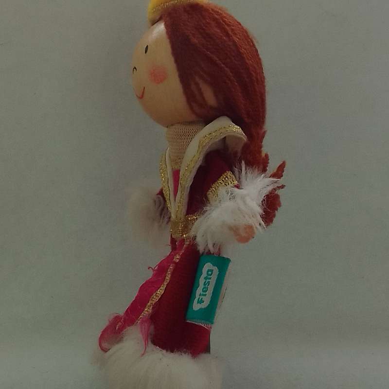 Redhead Queen Finger Puppet