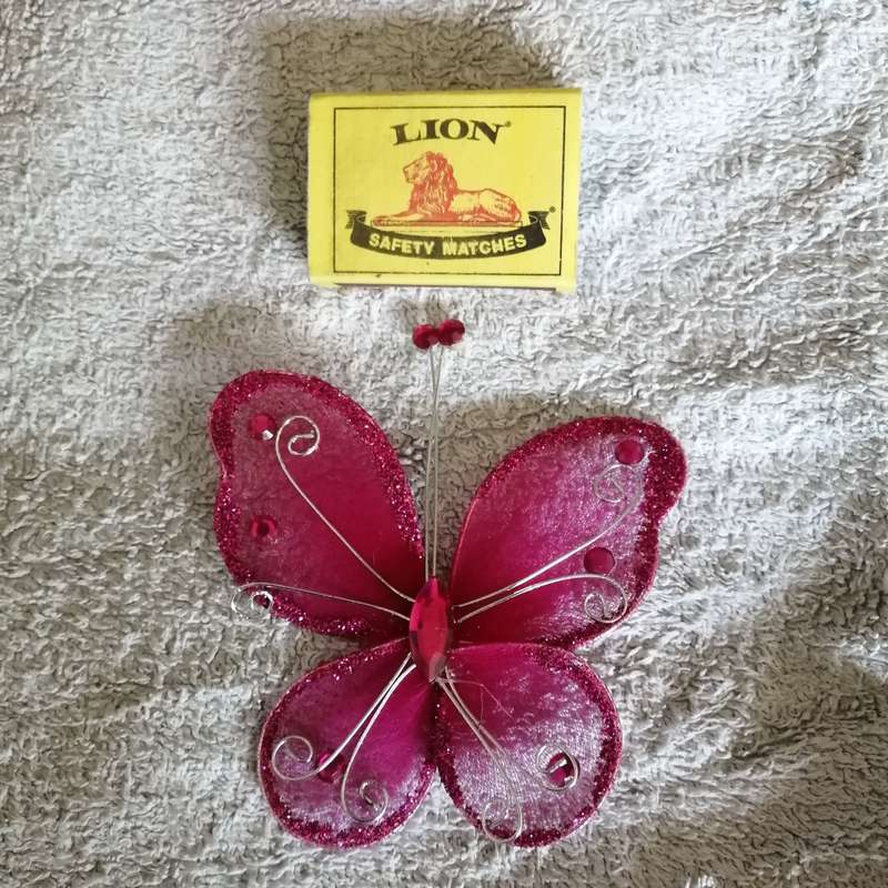 Butterfly Wire, Beads and Glitter (Fuschia Pink)