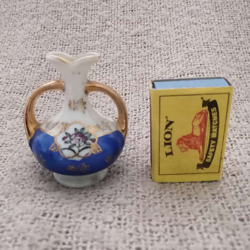 Colourful Flower Vase / Water Urn with Gold Handles (Miniature, suitable for printer's tray)