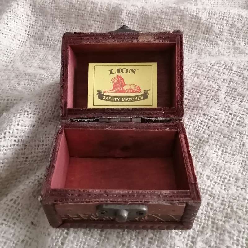 Wooden Treasure Chest (Miniature)