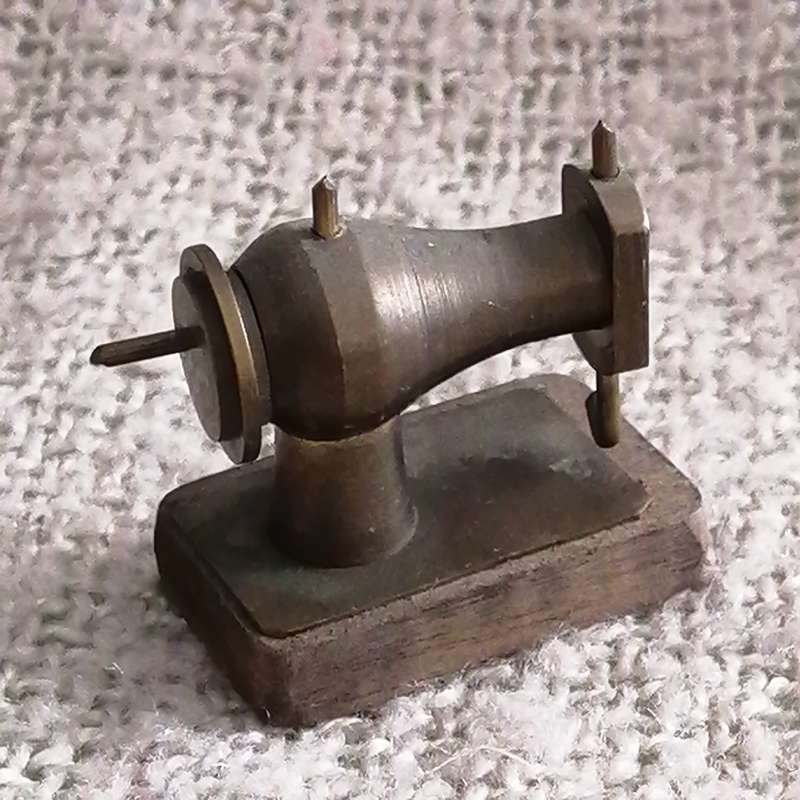 Sewing Machine (Miniature, suitable for Printer's Tray)