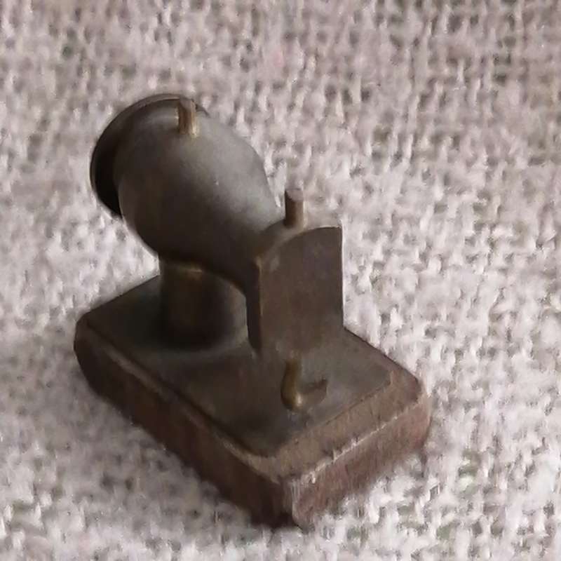Sewing Machine (Miniature, suitable for Printer's Tray)
