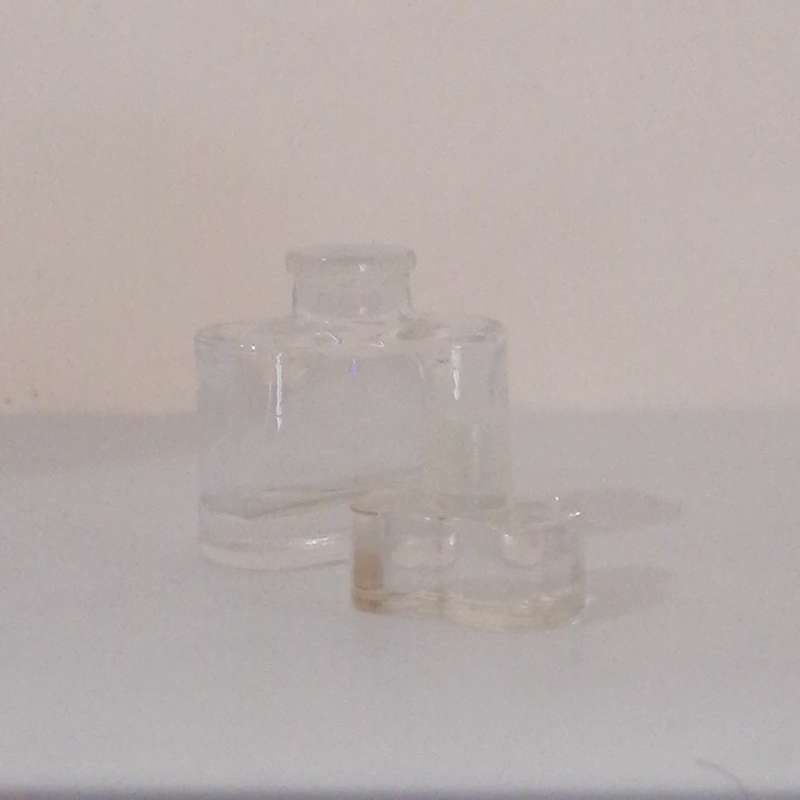 Miniature Perfume Bottle: White Linen - Estee Lauder (2.8ml)