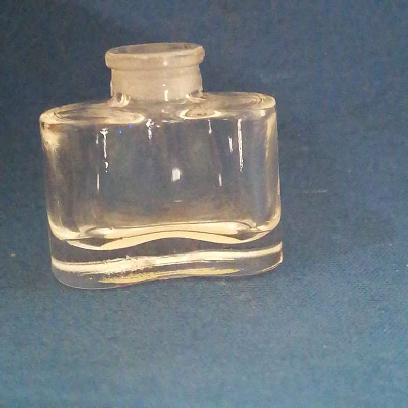 Miniature Perfume Bottle: White Linen - Estee Lauder (2.8ml)