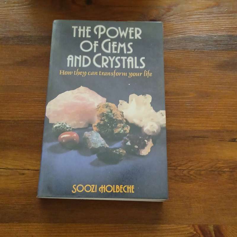 The Power of Gems and Crystals (Soozi Holchebe)