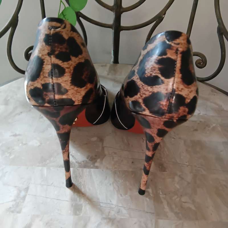 Shoes - Black/Animal Print Heel (Carrano)