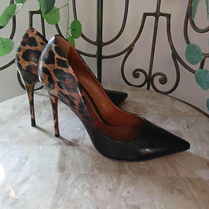 Shoes - Black/Animal Print Heel (Carrano)