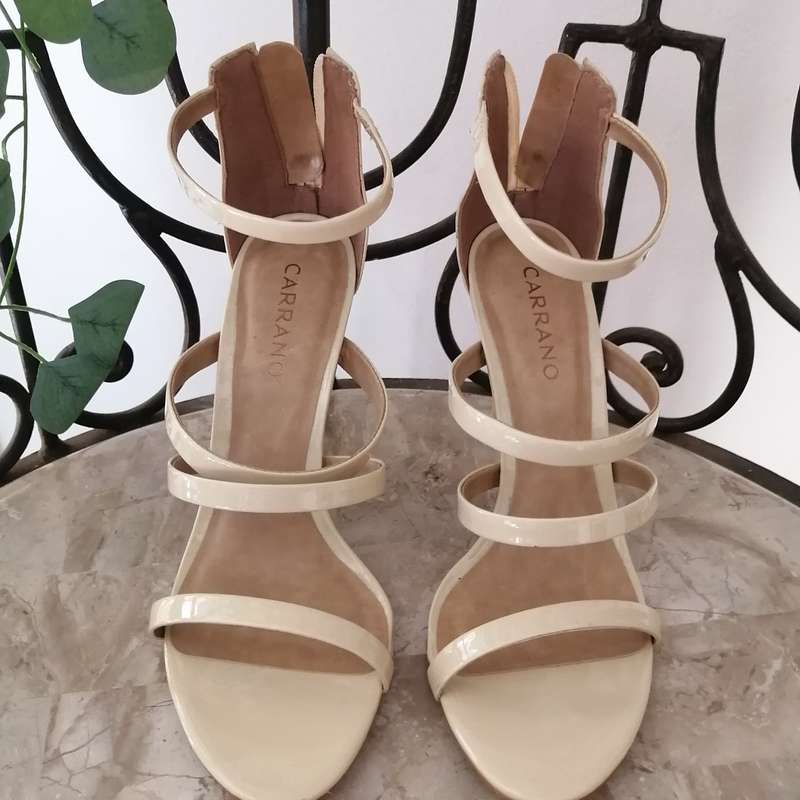 Shoes - Cream Patent, Carrano