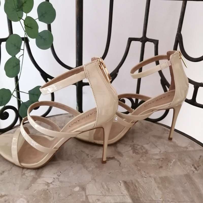 Shoes - Cream Patent, Carrano