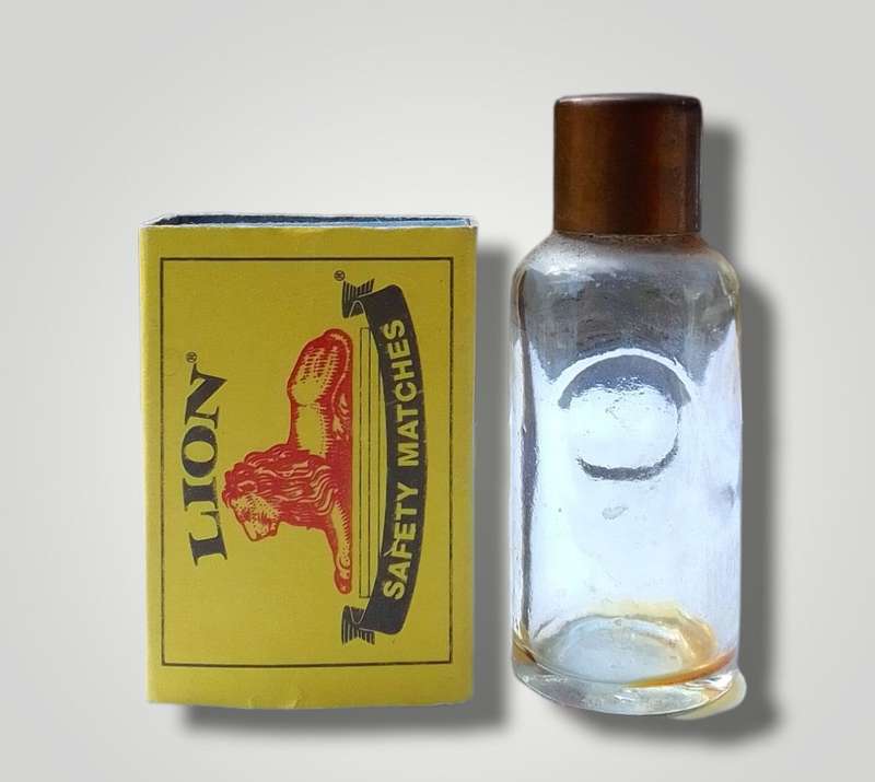 Miniature Perfume Bottle: Memoire Cherie Flower Mist - Elizabeth Arden
