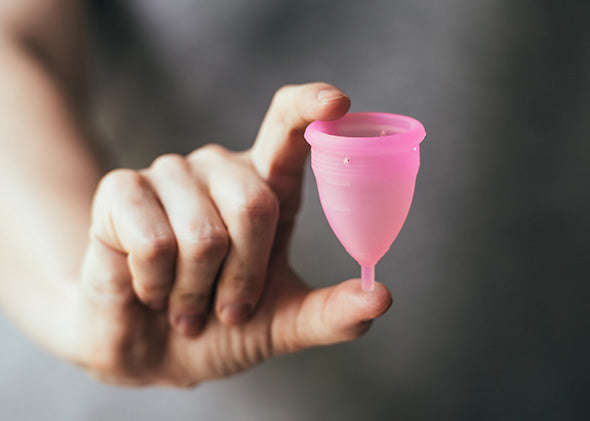 Medical Grade Silicone Menstrual Cup for Women Feminine Hygiene Product (Large)
