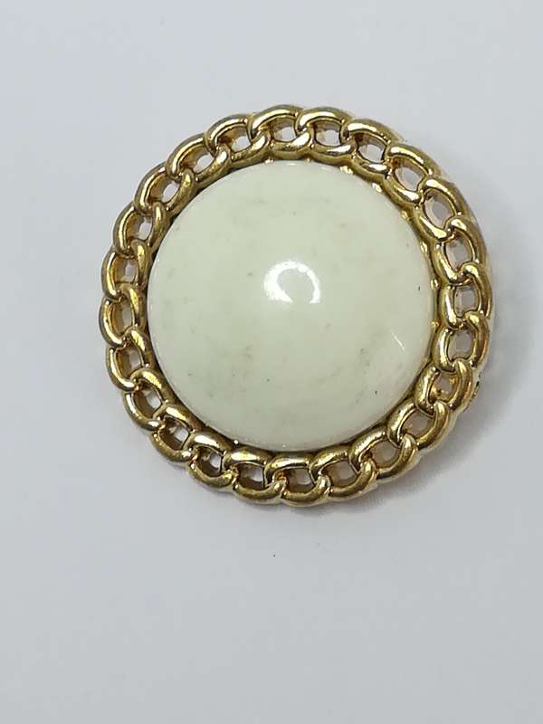 Round Shank Button (White Pearls with 'Gold' Trim)