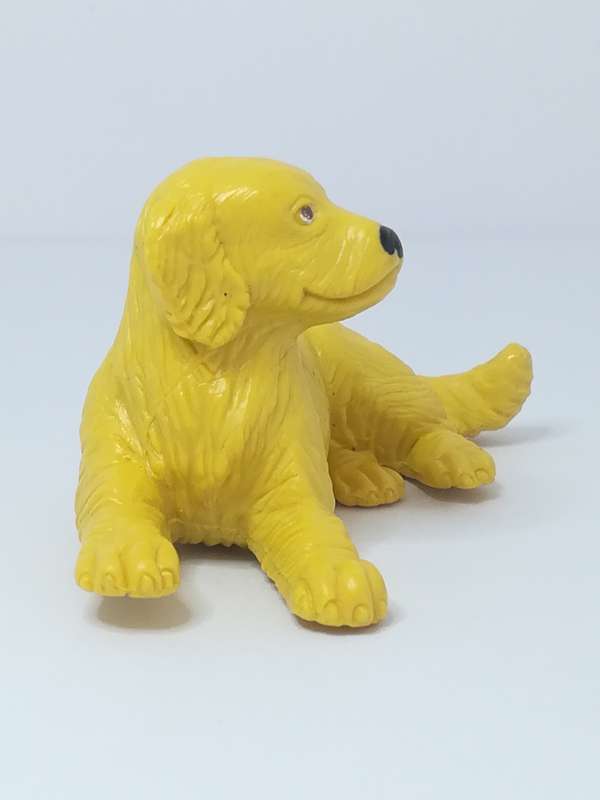 Miniature Golden Retriever Sitting (In My Pocket) Collectable