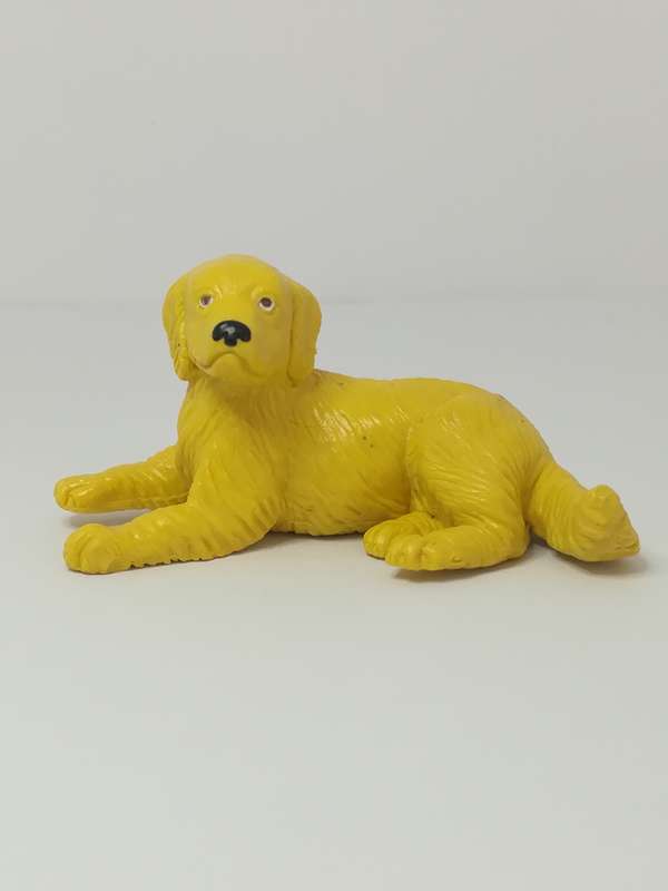 Miniature Golden Retriever Sitting (In My Pocket) Collectable