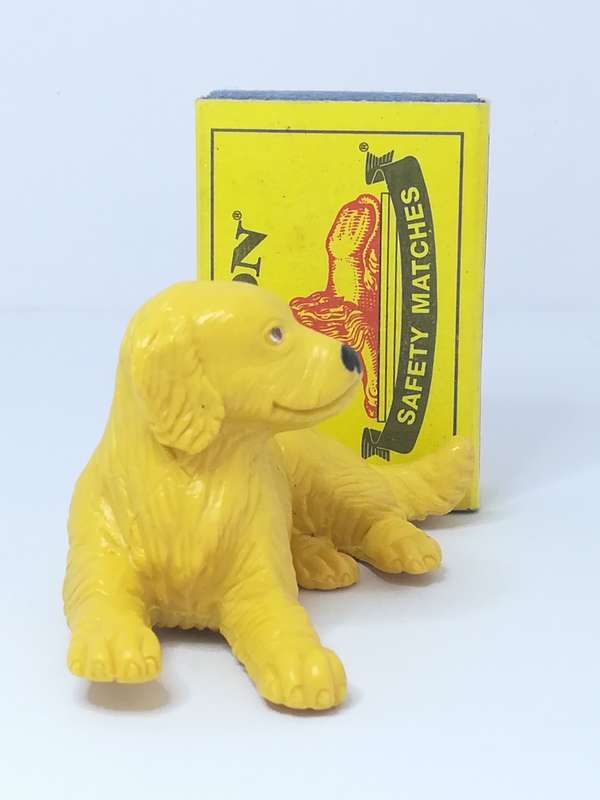 Miniature Golden Retriever Sitting (In My Pocket) Collectable