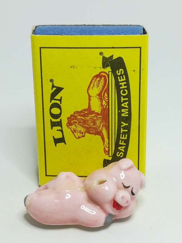 Miniature Ceramic Baby Pink Pig Smiling While Sleeping (Miniature, suitable for printer's tray)