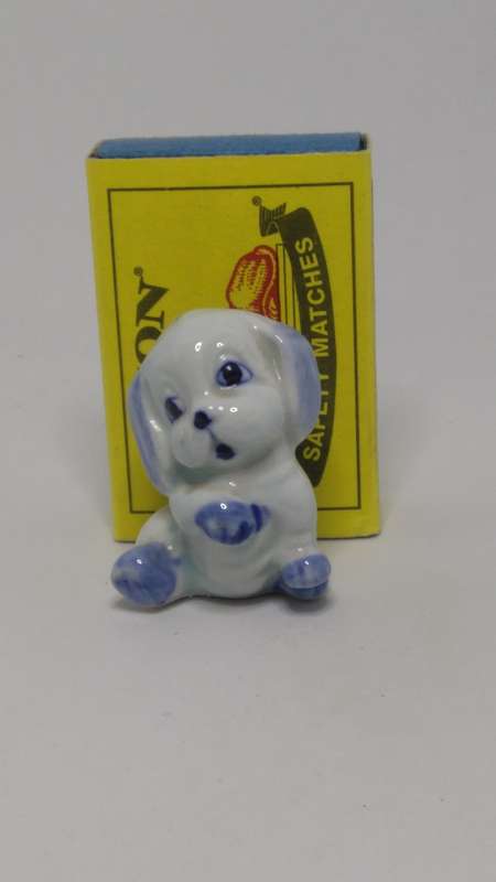 Miniature Ceramic Blue & White Delft Style Puppy (Elesva Holland) (Miniature, suitable for printe...