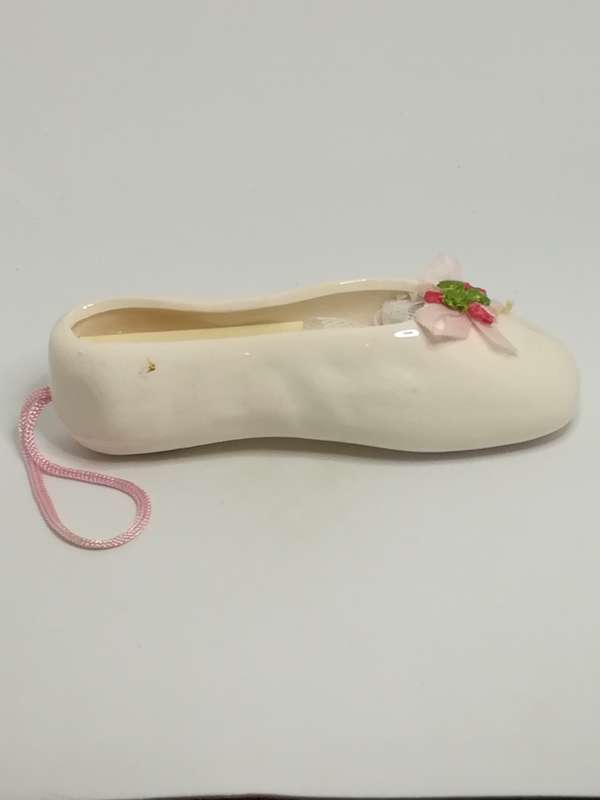 Small Single Pink Ceramic Ballet Slipper