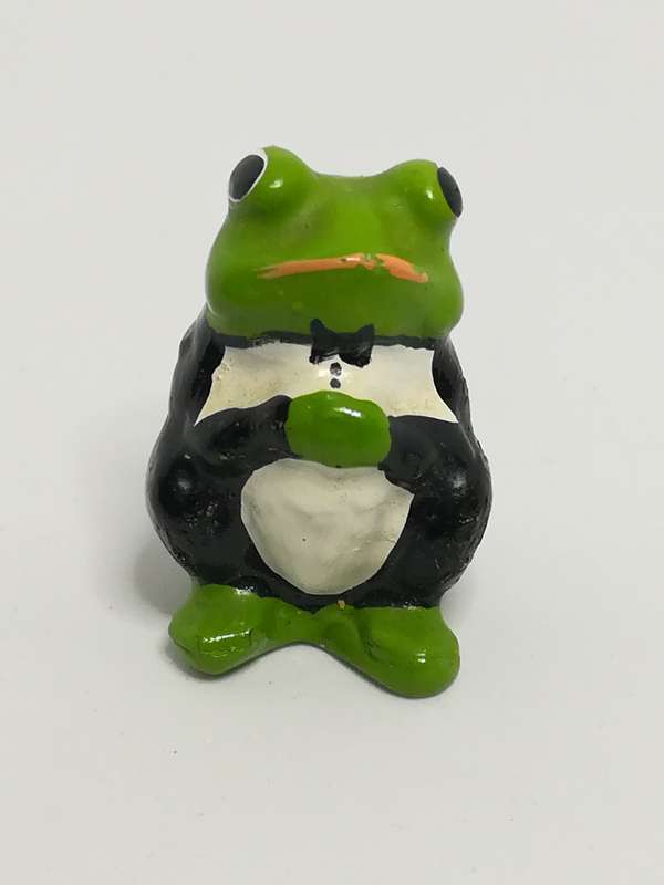 Miniature Ceramic Light Green Frog Suit & Bowtie (Miniature, suitable for printer's tray)
