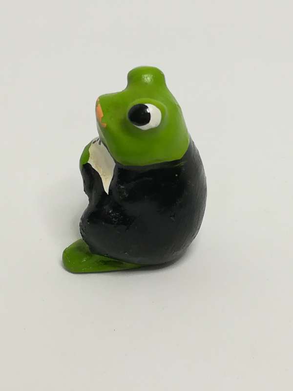 Miniature Ceramic Light Green Frog Suit & Bowtie (Miniature, suitable for printer's tray)