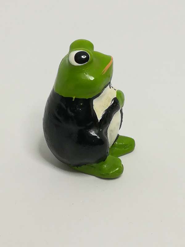 Miniature Ceramic Light Green Frog Suit & Bowtie (Miniature, suitable for printer's tray)