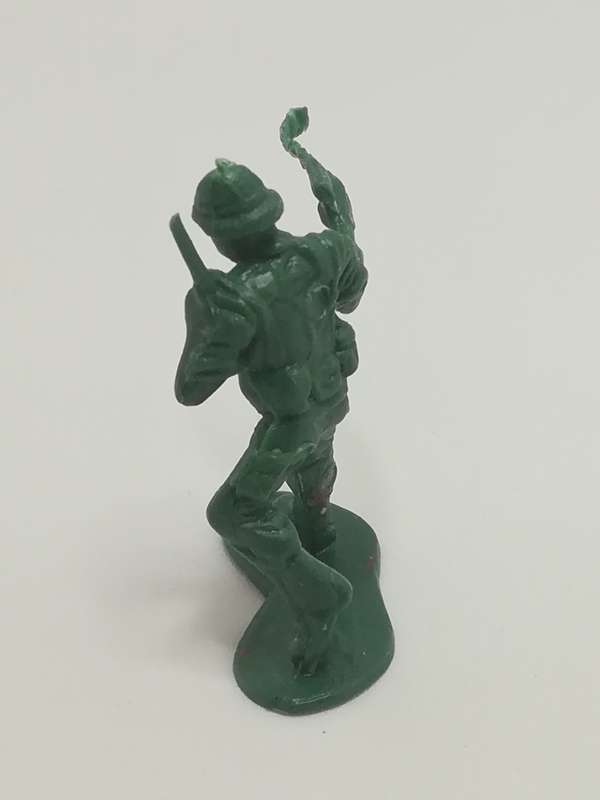 Miniature Green Soldier Holding Weapons (Miniature, suitable for printer's tray)