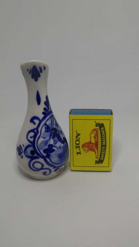Small Ceramic Blue & White Delft Style Milk Jug (Elesva Holland)