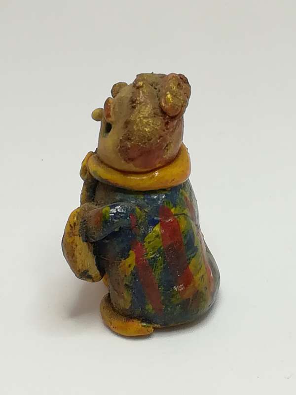 Miniature Clay Old Lady Yellow Scarf Holding Yellow Bag (Miniature, suitable for printer's tray)