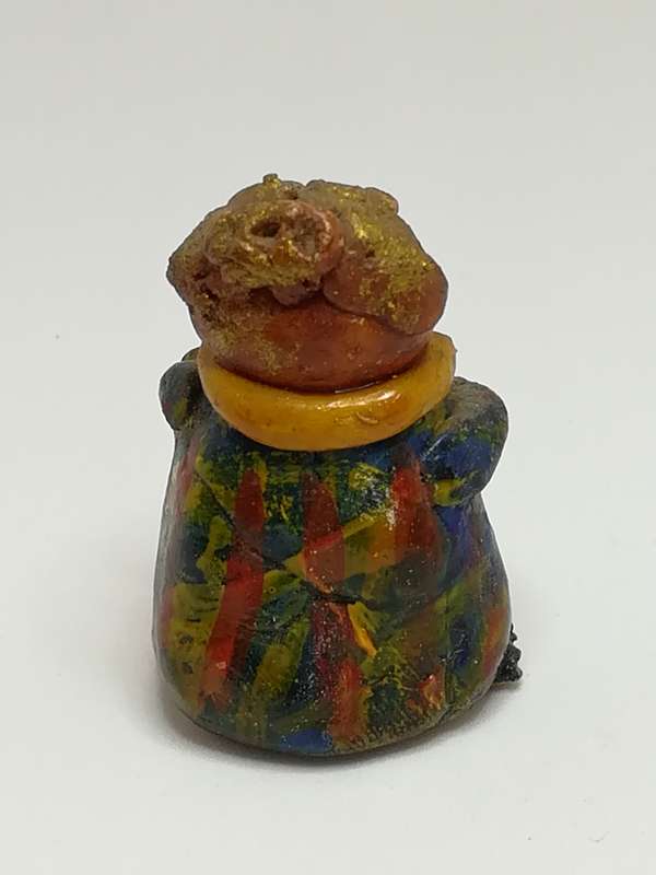 Miniature Clay Old Lady Yellow Scarf Holding Yellow Bag (Miniature, suitable for printer's tray)