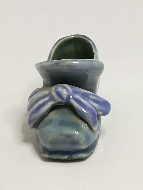 Miniature Vintage Grey & Blue Court Shoe with Bow Detail (Miniature, suitable for printer's tray)
