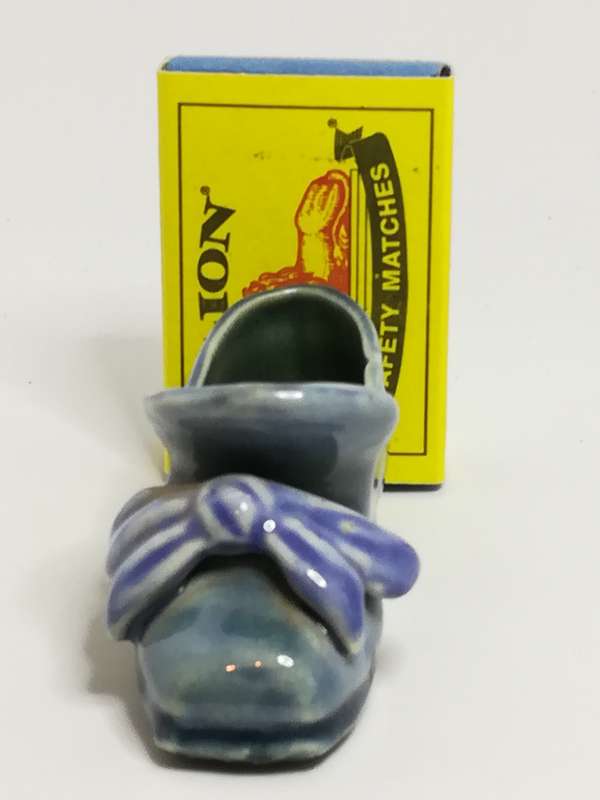 Miniature Vintage Grey & Blue Court Shoe with Bow Detail (Miniature, suitable for printer's tray)