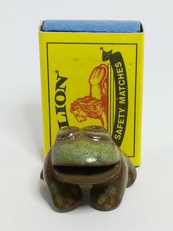 Miniature Ceramic Dark Green Frog Huge Smile (Miniature, suitable for printer's tray)