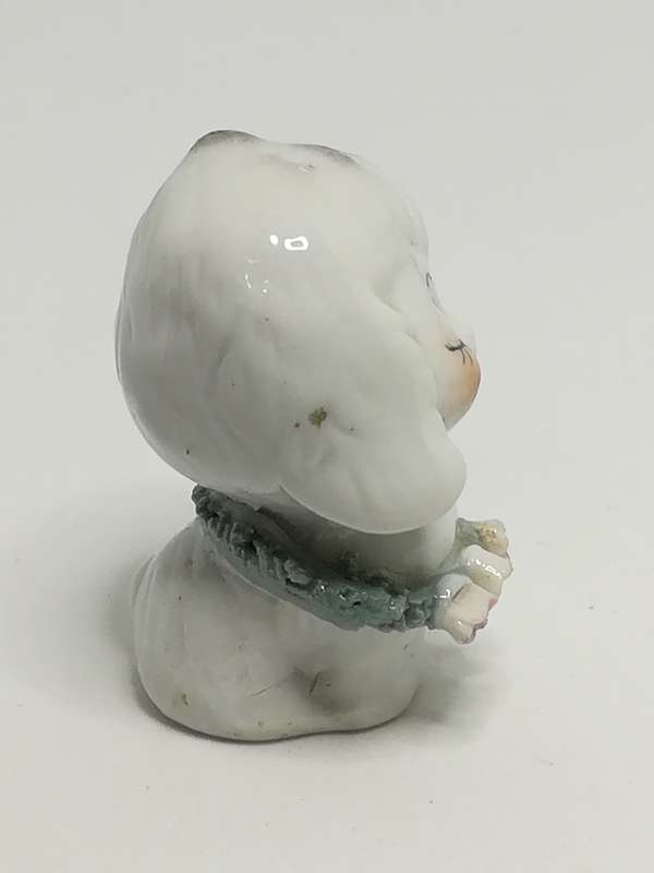 Miniature White Cat with 3 Flowers Around The Neck (Miniature, suitable for printer's tray)