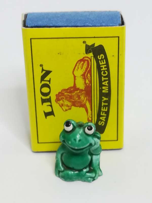 Miniature Green Frog Relaxing (Miniature, suitable for printer's tray)