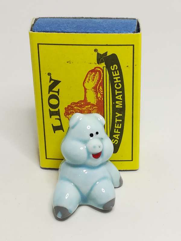 Miniature Ceramic Baby Blue Pig Sitting (Miniature, suitable for printer's tray)