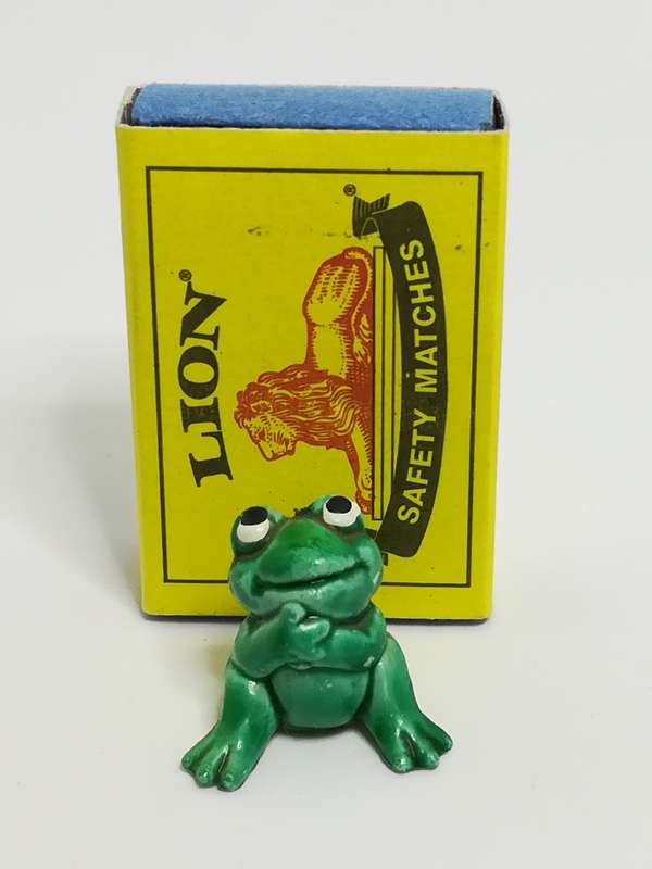Miniature Green Frog Relaxing (Miniature, suitable for printer's tray)