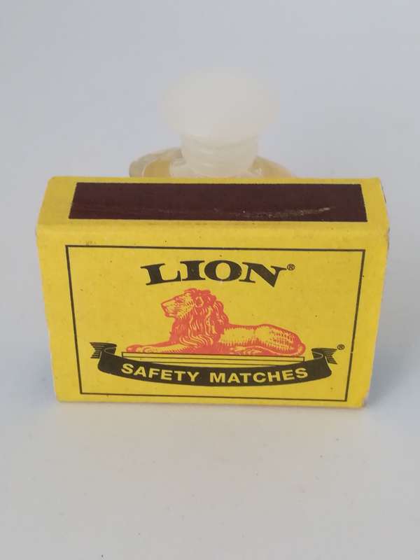 Miniature Perfume Bottle: Name Unknown - Unknown (5ml)
