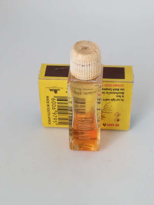 Miniature Perfume Bottle: Unforgettable - Revlon (7ml)