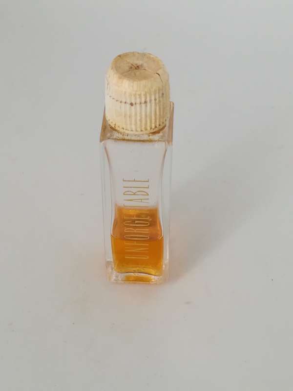 Miniature Perfume Bottle: Unforgettable - Revlon (7ml)