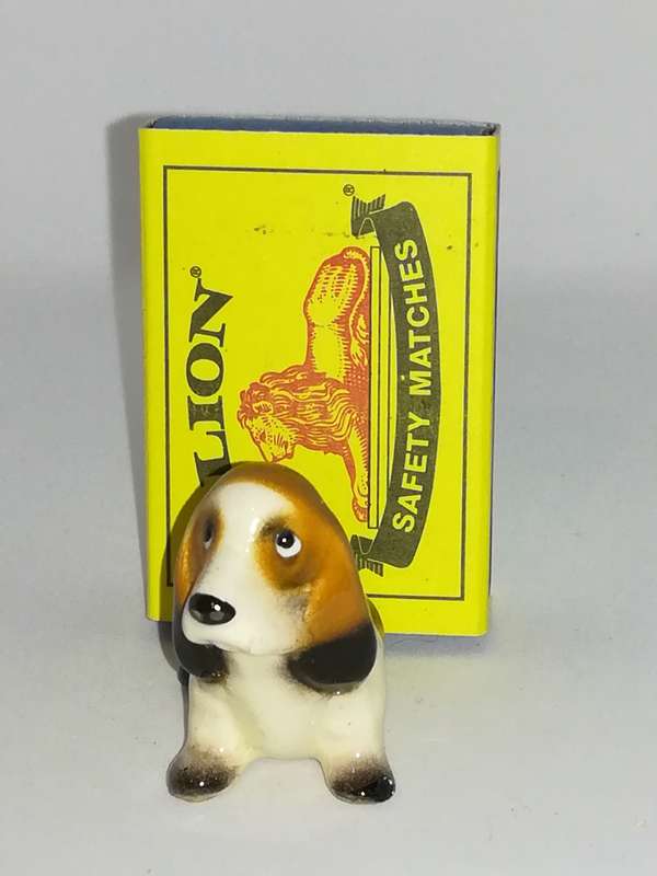 Miniature Ceramic White, Black & Brown 'Beagle Hound' Dog - Style 2 (Miniature, suitable for prin...