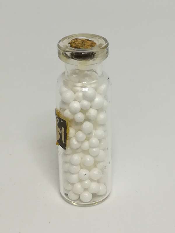 Miniature Bottle White Pills (Miniature, suitable for printer's tray)