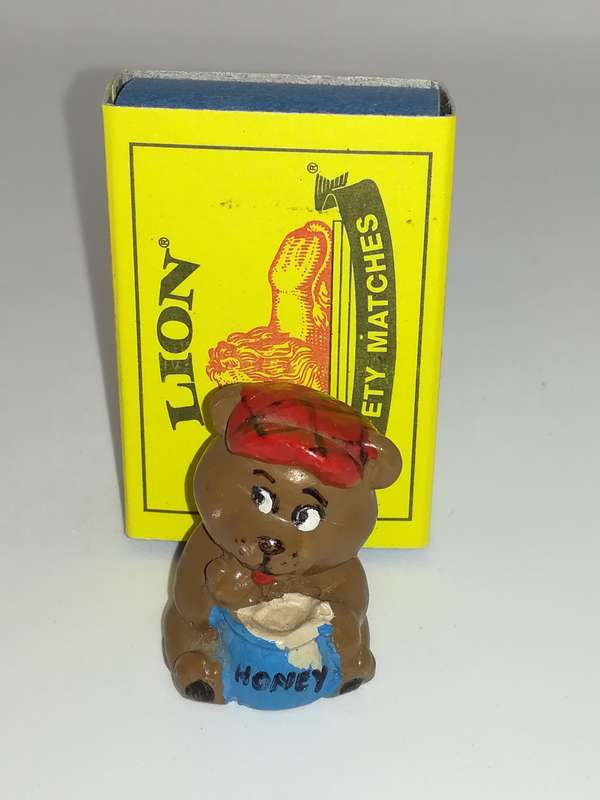 Miniature Winnie the Poo Style Bear Holding Honey Pot (Miniature, suitable for printer's tray)