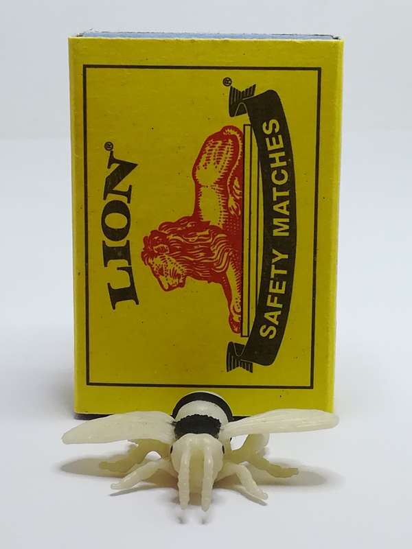 Miniature Black & White Striped Bee - like Schleich (Miniature, suitable for printer's tray)