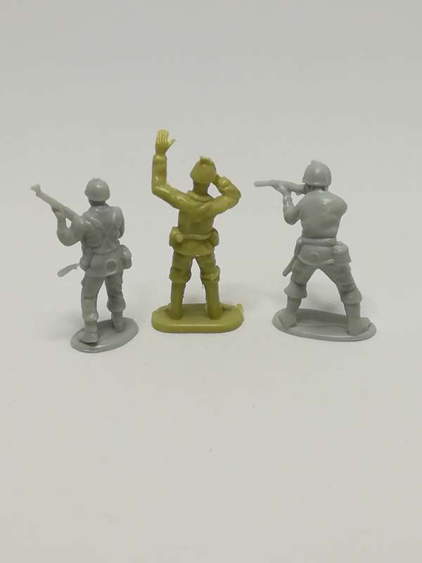 Miniature Soldiers Preparing For War (Miniature, suitable for printer's tray)