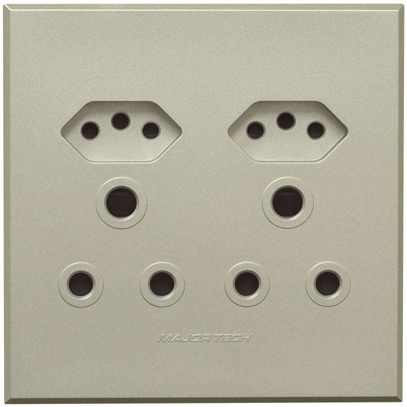 Veti 3 - 4 x 4 Unswitched RSA & V-Slim Sockets