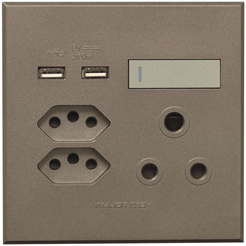 Veti 3 - 4 x 4 USB, Double V-Slim, Single RSA Sockets