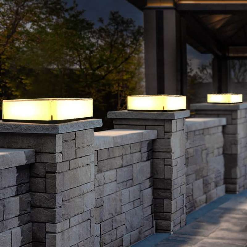 Solar CCT Pillar Top Light
